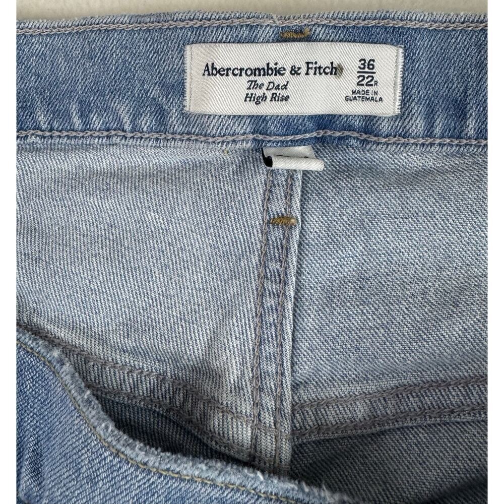 A&F Curve Love High Rise Asymmetrical Dad Jean 36/22R Light Wash Relaxed 90s - Picture 4 of 9